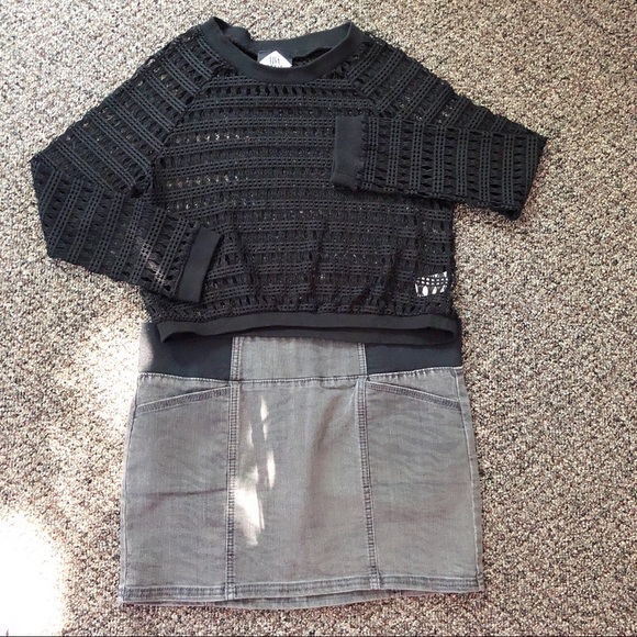 VIVA VENA Crochet Semi-Sheer Mesh Top - Picture 7 of 8